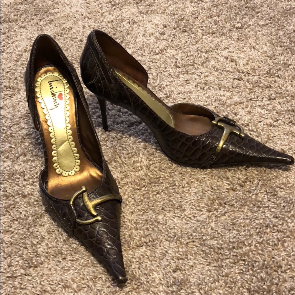 Dark brown 3 3/4” heel w/ metal embellishment